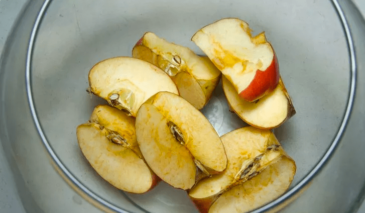apples in jar