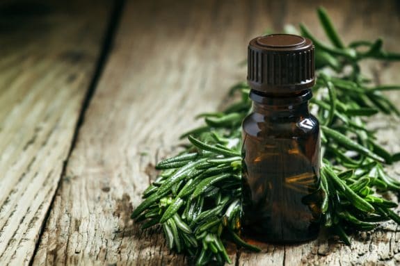 8 Ways Tea Tree Oil Can Help With Your Skin and Hair Issues