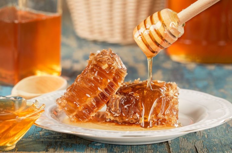 50 Benefits of Raw Honey Infographic