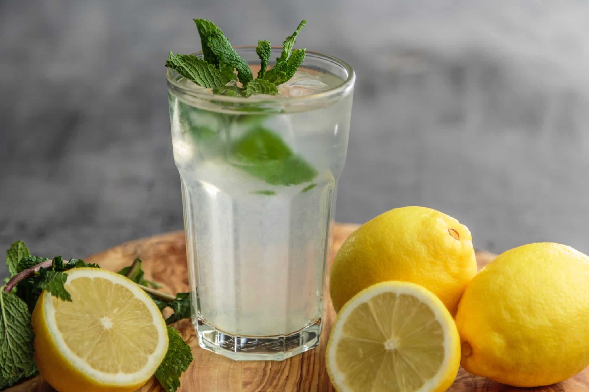 drink-1-glass-of-lemon-water-in-the-morning-healthy-living-daily