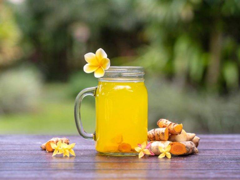 How to Make Turmeric Lemonade to Relieve Depression and Stress